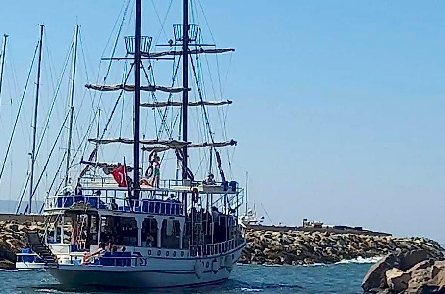 Amiral Turgutreis Gezi Teknesi